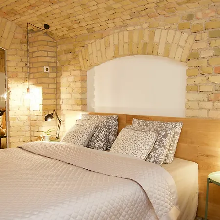Tomy Old Town Apartment *